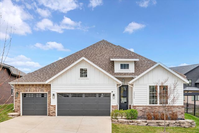 3805 E Hutcheson Avenue, Springfield, MO 65802