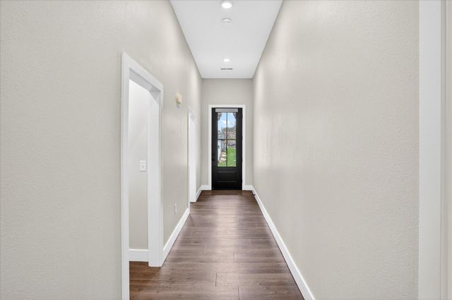 3805 E Hutcheson Avenue, Springfield, MO 65802