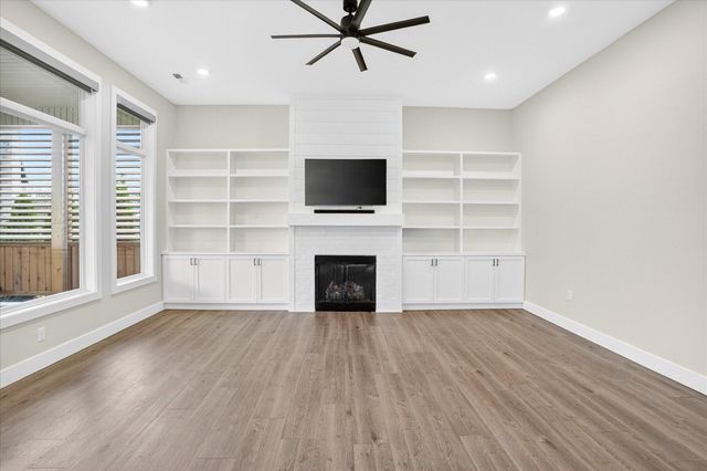 3805 E Hutcheson Avenue, Springfield, MO 65802