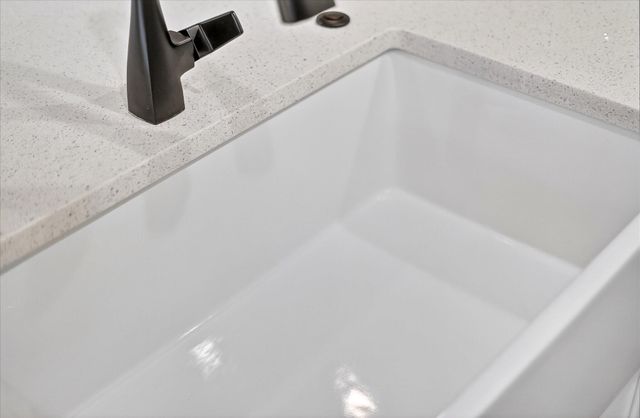 3805 E Hutcheson Avenue, Springfield, MO 65802