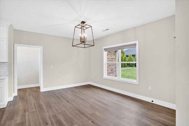 3805 E Hutcheson Avenue, Springfield, MO 65802