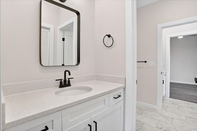 3805 E Hutcheson Avenue, Springfield, MO 65802