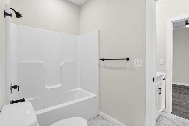 3805 E Hutcheson Avenue, Springfield, MO 65802