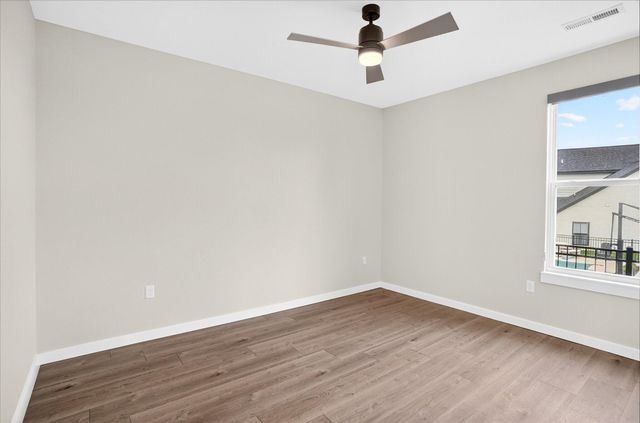 3805 E Hutcheson Avenue, Springfield, MO 65802