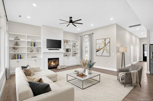 3805 E Hutcheson Avenue, Springfield, MO 65802