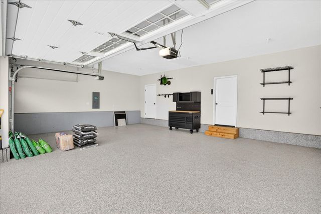 3805 E Hutcheson Avenue, Springfield, MO 65802