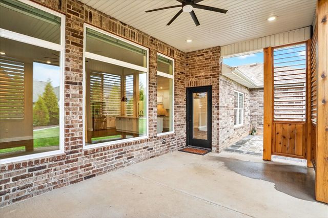 3805 E Hutcheson Avenue, Springfield, MO 65802