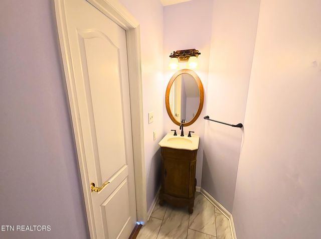 2832 Kensington Street, Athens, TN 37303