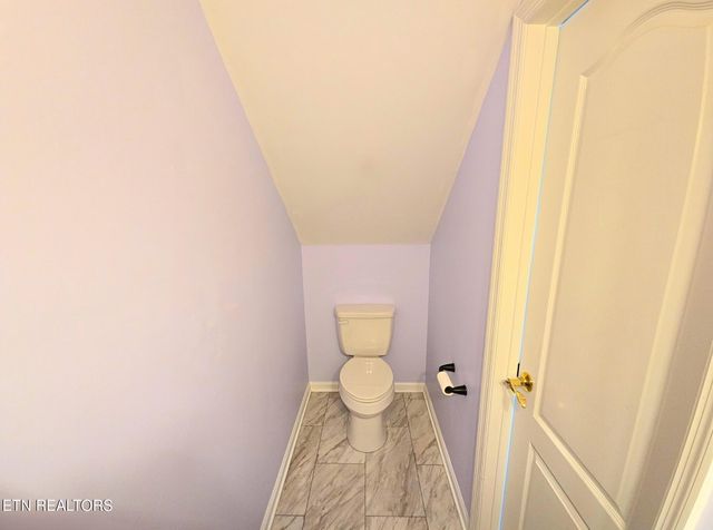 2832 Kensington Street, Athens, TN 37303