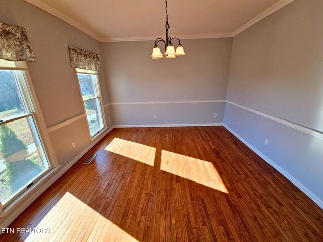 2832 Kensington Street, Athens, TN 37303