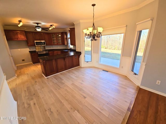 2832 Kensington Street, Athens, TN 37303