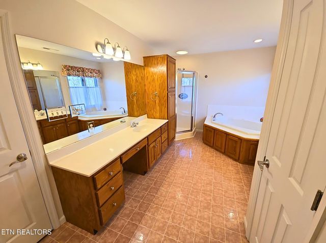 2832 Kensington Street, Athens, TN 37303