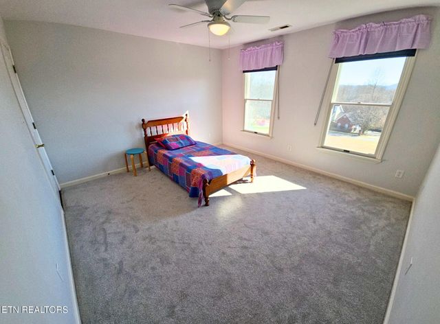 2832 Kensington Street, Athens, TN 37303