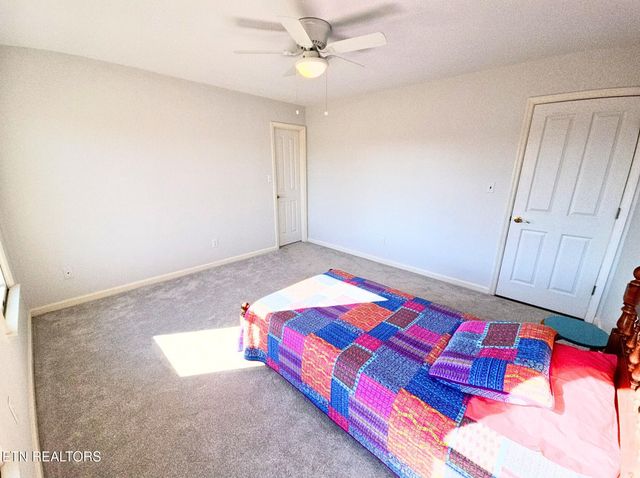 2832 Kensington Street, Athens, TN 37303