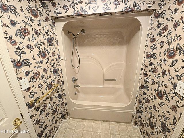 2832 Kensington Street, Athens, TN 37303