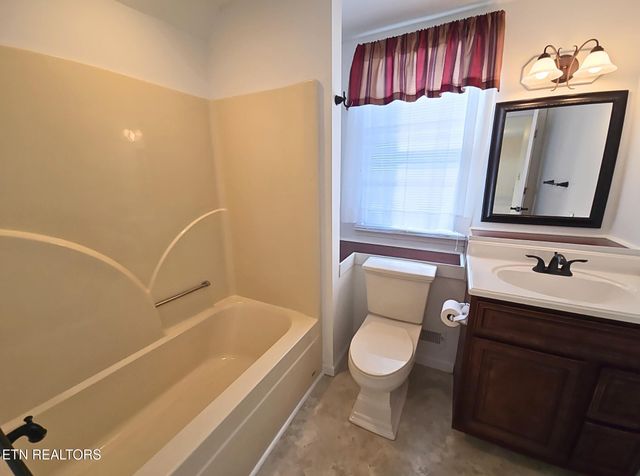 2832 Kensington Street, Athens, TN 37303