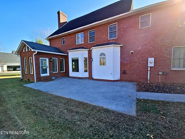 2832 Kensington Street, Athens, TN 37303