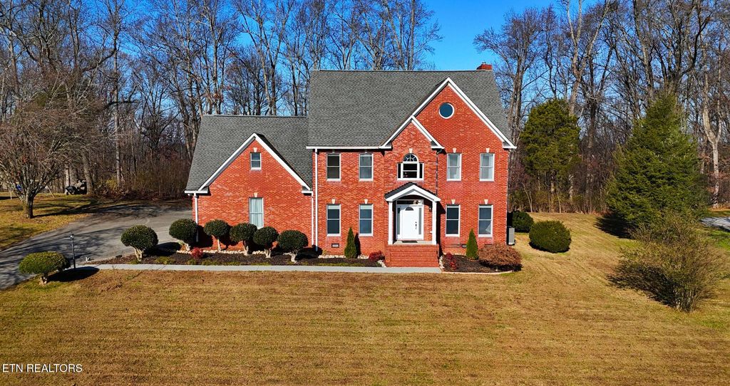 2832 Kensington Street, Athens, TN 37303