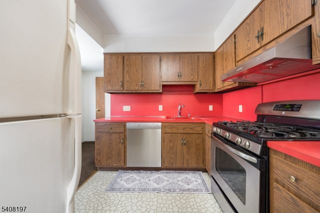 63 High St, West Orange Twp., NJ 07052