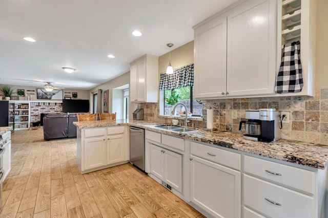 1951 Calistoga Drive, Hollister, CA 95023