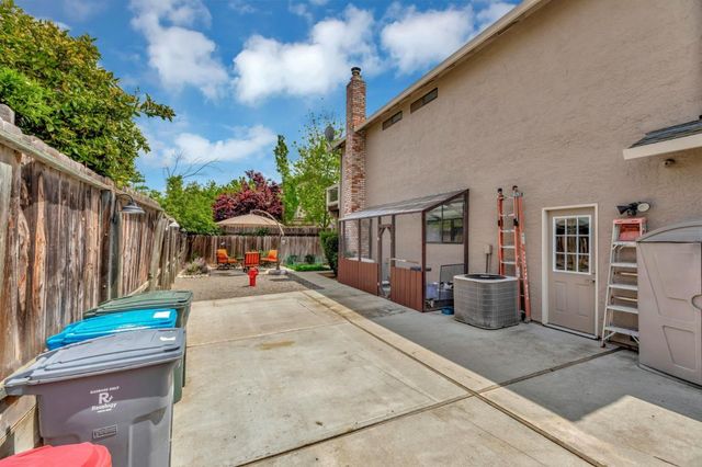 1951 Calistoga Drive, Hollister, CA 95023