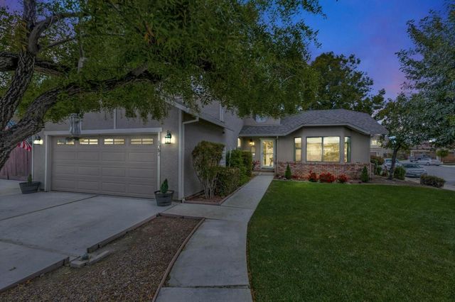 1951 Calistoga Drive, Hollister, CA 95023