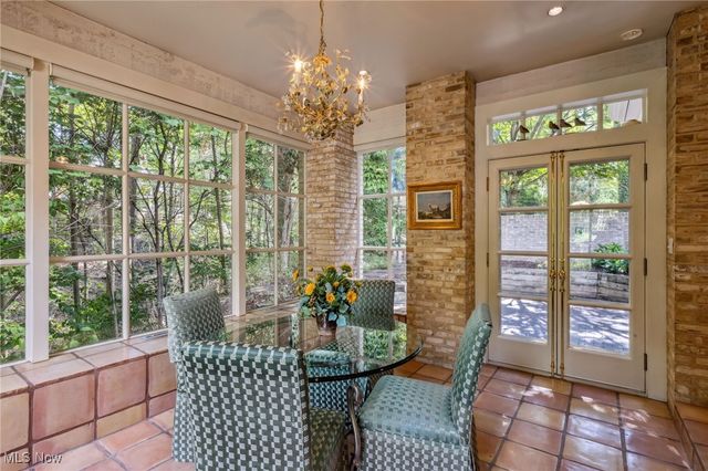 400 Hunters Hollow Drive SE, Warren, OH 44484