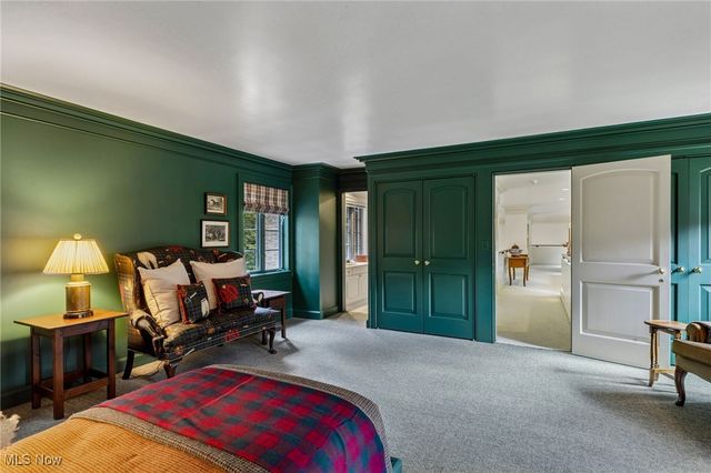 400 Hunters Hollow Drive SE, Warren, OH 44484