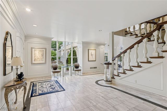 400 Hunters Hollow Drive SE, Warren, OH 44484