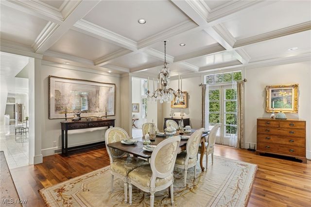 400 Hunters Hollow Drive SE, Warren, OH 44484