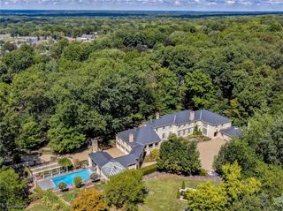 400 Hunters Hollow Drive SE, Warren, OH 44484