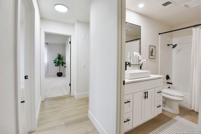 7947 Airflight, San Antonio, TX 78250