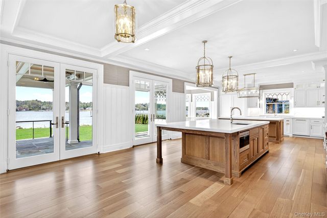 71 Lake Road, Manhasset, NY 11030