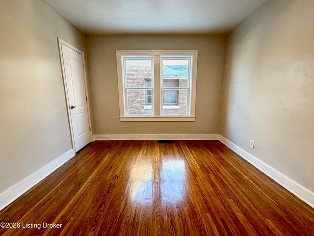 729 S 39th St 1, Louisville, KY 40211