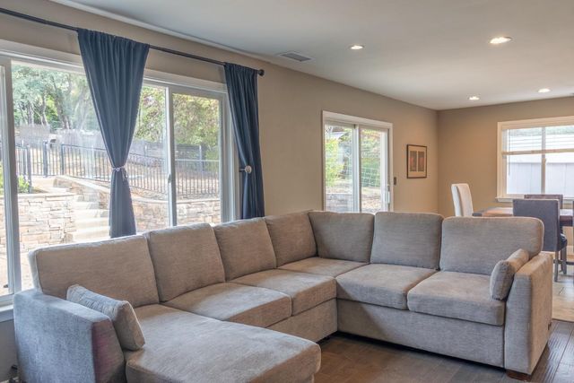 17146 Vintage Dr, Grass Valley, CA 95949