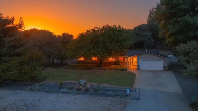 17146 Vintage Dr, Grass Valley, CA 95949