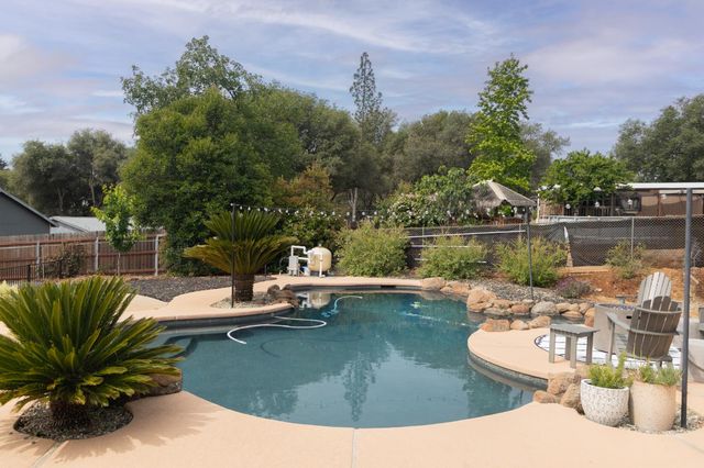 17146 Vintage Dr, Grass Valley, CA 95949