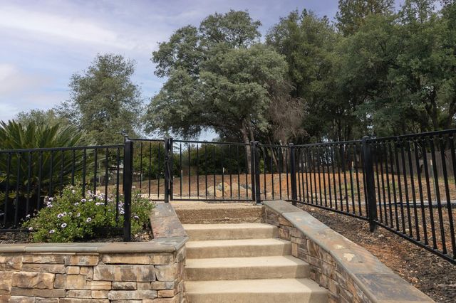 17146 Vintage Dr, Grass Valley, CA 95949