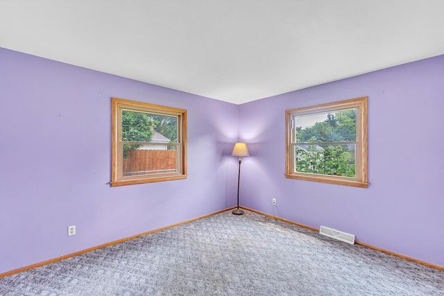 2131 Empire DRIVE, Waukesha, WI 53186