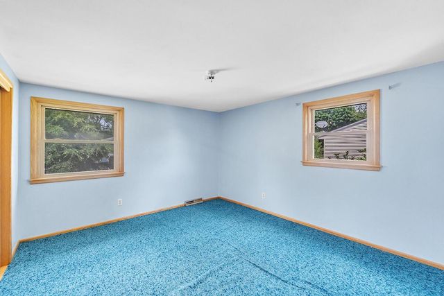 2131 Empire DRIVE, Waukesha, WI 53186
