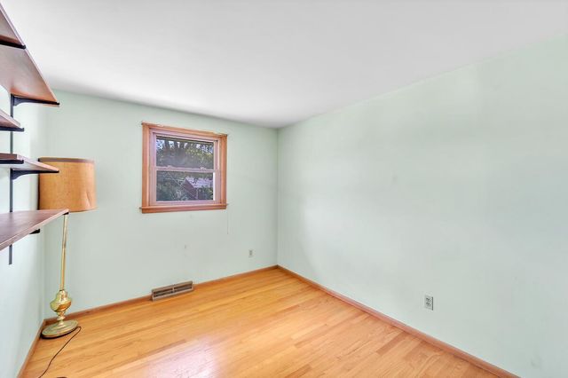 2131 Empire DRIVE, Waukesha, WI 53186