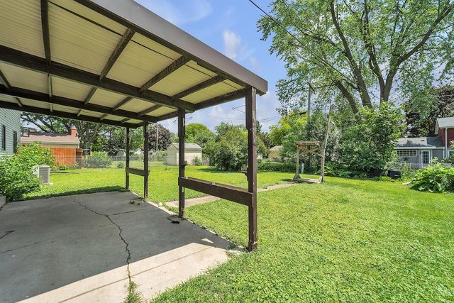 2131 Empire DRIVE, Waukesha, WI 53186