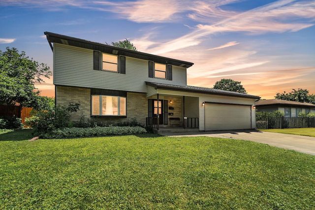 2131 Empire DRIVE, Waukesha, WI 53186
