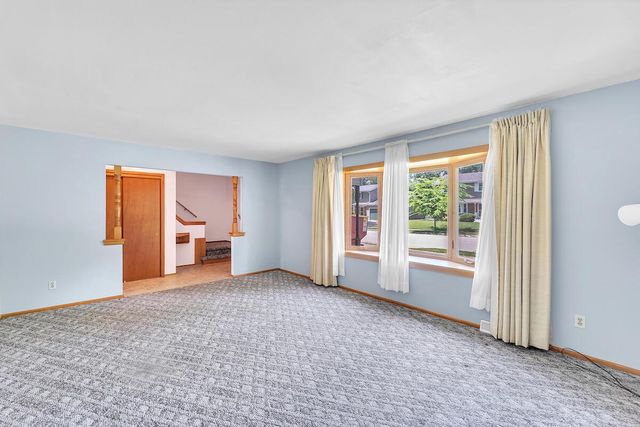 2131 Empire DRIVE, Waukesha, WI 53186