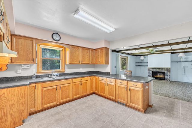 2131 Empire DRIVE, Waukesha, WI 53186