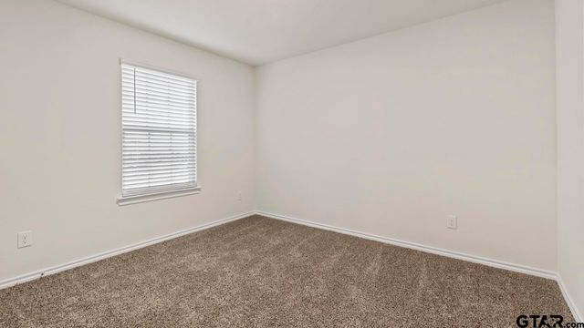5024 Shumard Drive, Lindale, TX 75771