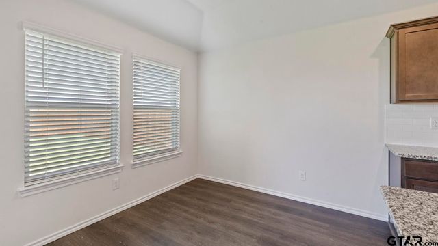 5024 Shumard Drive, Lindale, TX 75771