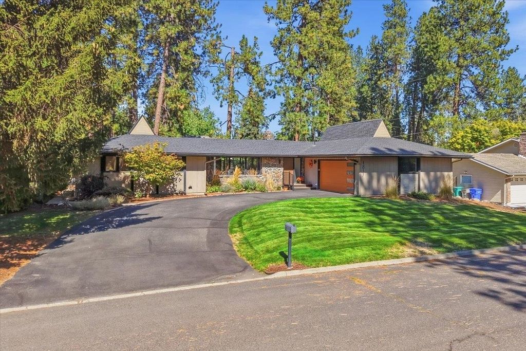 1817 E 55th Ave, Spokane, WA 99223 photo 2