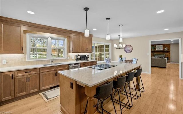 103 Tangle Drive, Jamestown, NC 27282