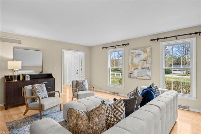 103 Tangle Drive, Jamestown, NC 27282